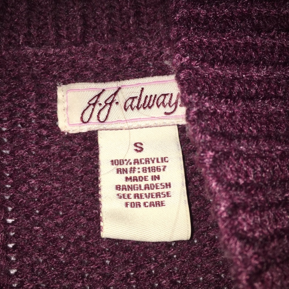 Sweater top! - Picture 2 of 2